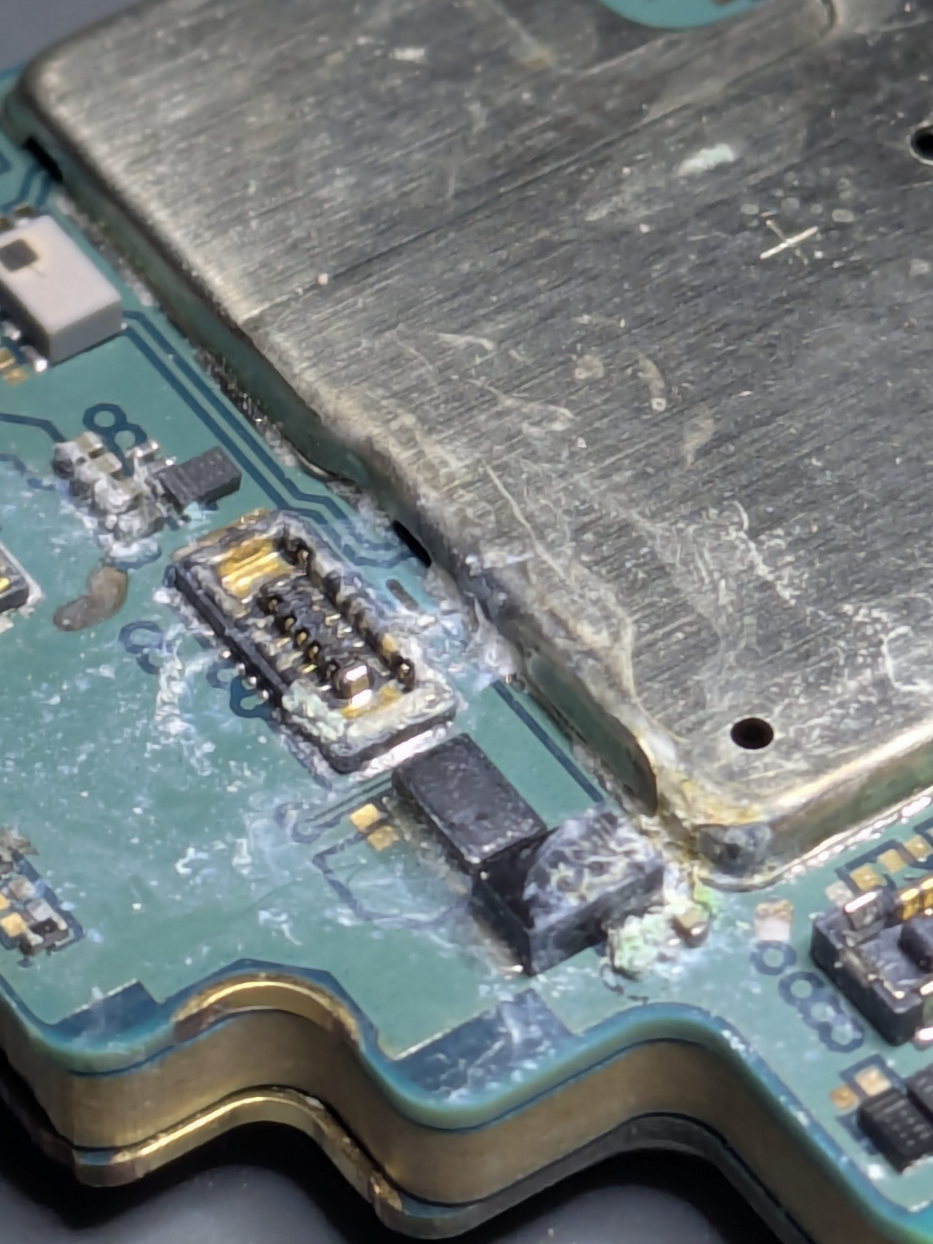 Dropped Your Phone in Water? Do These 5 Things Immediately